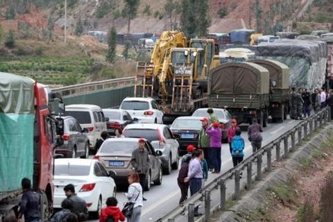 开车上路就怕遇到这几类人，最后一类，开豪车都惹不起