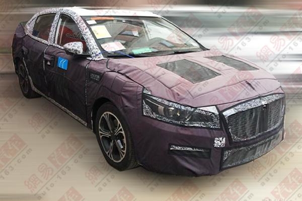 尾标吓死人 上汽全新名爵6插电混动版谍照