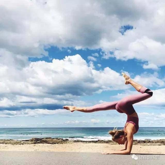 为了活着而健身的屁股,健身改变了她的女生姑娘男人一生摸图片