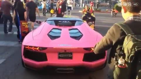 关爱开跑车的弱势群体