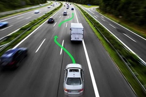 超车时这三点是忌讳，容易给自己带来危险！