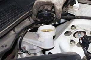 人人车二手车提醒您刹车油保养同样不容忽视