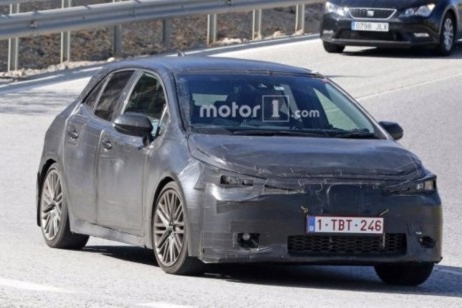 2018年初亮相 曝全新丰田Auris路试谍照