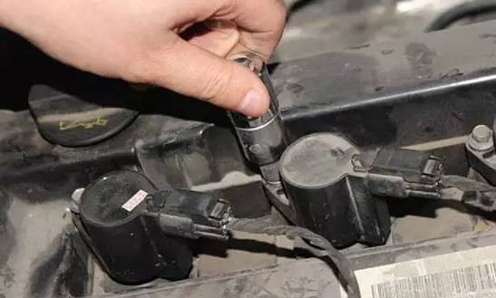 火花塞如何更换?看完技能暴涨