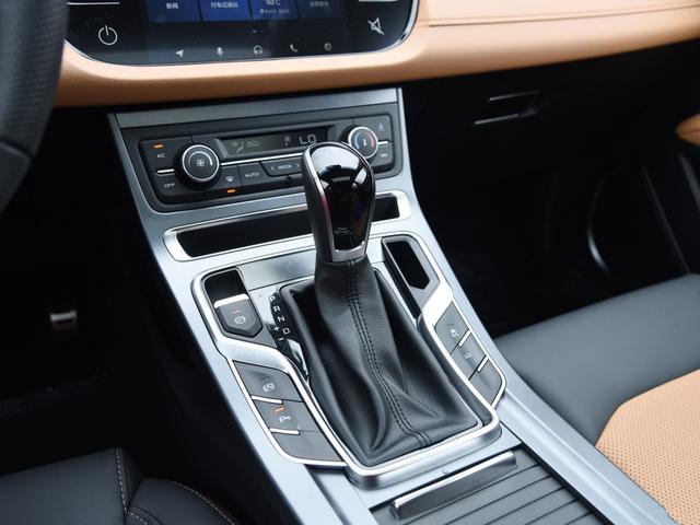 吉利又推新车,LED大灯液晶仪表都齐了,矛头伸向了廉价的宝骏