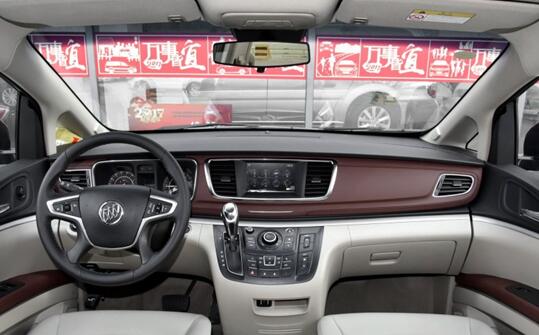 对比别克GL8,福特途睿欧实力不凡