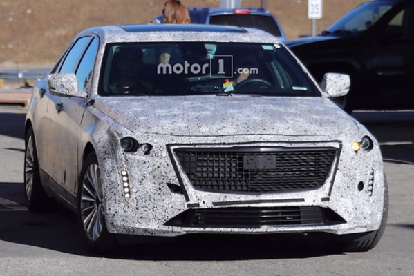 凯迪拉克新CT6路试谍照曝光 2018年亮相