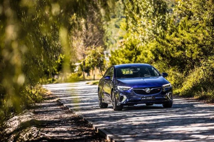 君威GS就是一台跑山神器呀!