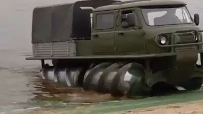 制造业强国汽车科技与创新终极全地形卡车，有这样的车谁还要轮胎！ ​