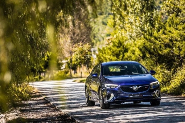 君威GS就是一台跑山神器呀！