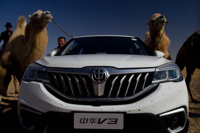 大漠孤烟中华行,中华V3带你探访这个奇迹般存在的沙漠之城!