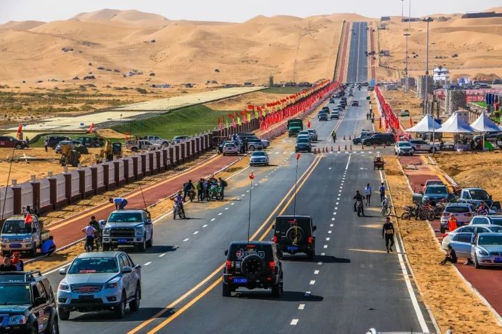 大漠孤烟中华行,中华V3带你探访这个奇迹般存在的沙漠之城!