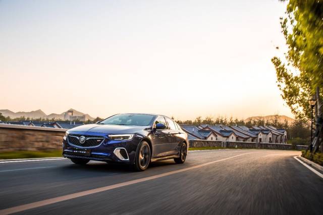 君威GS就是一台跑山神器呀!