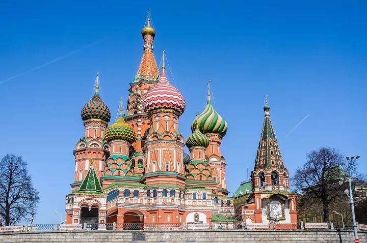 水比油还贵?一升油只要7分钱?各国油价对比,中