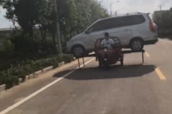 金彭力压五菱宏光，被赞“新国民神车”