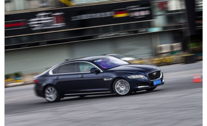 同是“西装革履”,看捷豹XFL如何优雅地诠释豪华