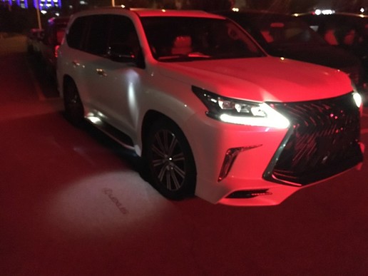 不再犹豫地订车,雷克萨斯LX 570巅峰限量版。