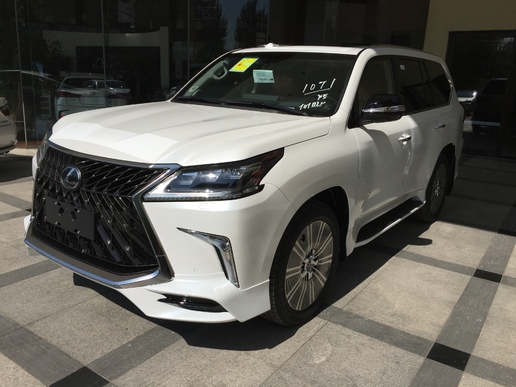 不再犹豫地订车,雷克萨斯LX 570巅峰限量版。