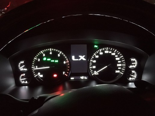 不再犹豫地订车，雷克萨斯LX 570巅峰限量版。