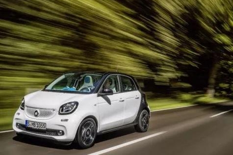 我不想跟开这车的男人说话，但女人可以