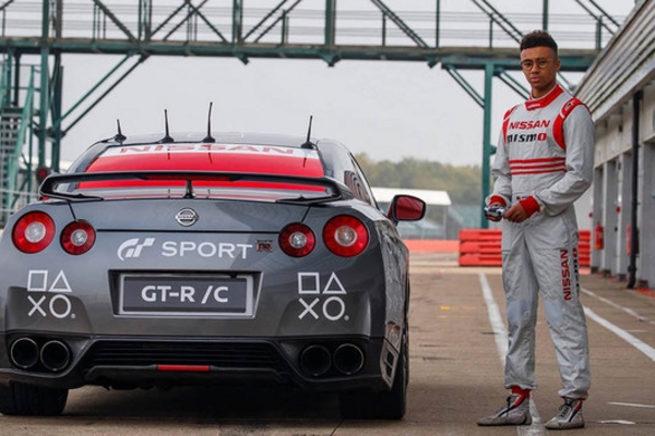 遥控跑车成现实 这台日产GT-R有点儿酷