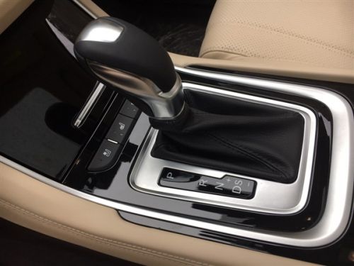 长安全新高颜值轿车睿骋CC现身:雷克萨斯看醉