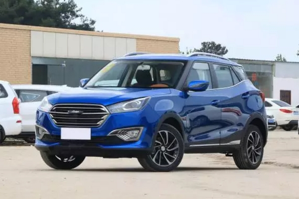 虽然是众泰T600的小弟，但它的颜值和性价比却更高