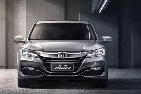 濒临换代的雅阁和凯美瑞 哪个更值得现在买？