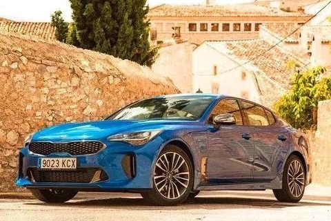 敢与宝马 奥迪叫板 起亚这款车凭什么这么有底气