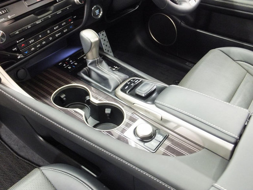 还是以前的凌志吗?体验RX200T。