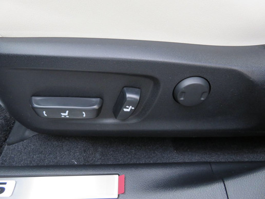 还是以前的凌志吗?体验RX200T。