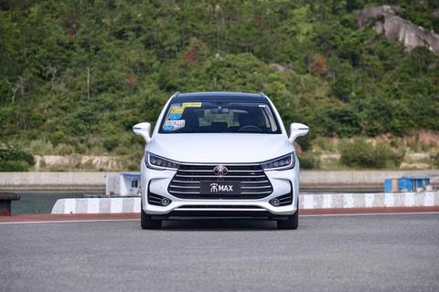 比亚迪凭借一款车正式崛起！最帅MPV当之无愧，工厂有得忙了