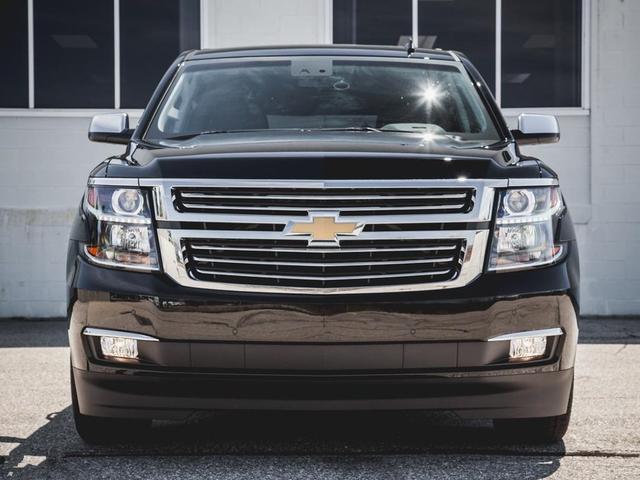 车长5.7米的巨兽,第一排能坐3个人,还能偷偷藏点私房钱