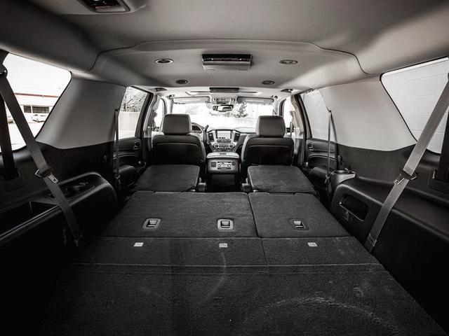 车长5.7米的巨兽,第一排能坐3个人,还能偷偷藏点私房钱