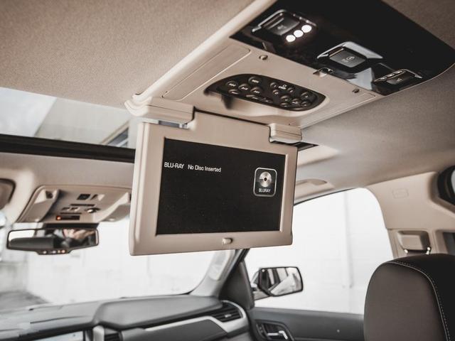 车长5.7米的巨兽,第一排能坐3个人,还能偷偷藏点私房钱