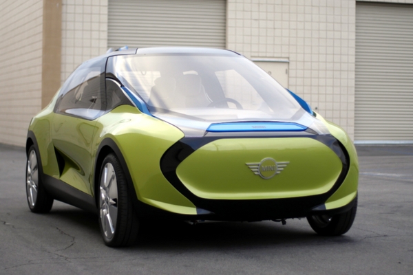 说它是汽油车 它还能纯电动 这辆特别的MINI挂个什么牌照好？