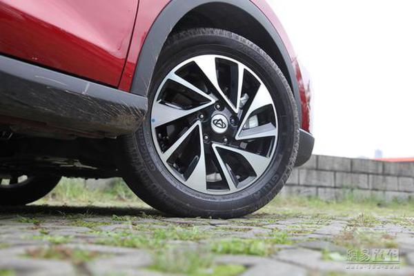 搭6AT更主流 网易试驾长安欧尚A800自动挡