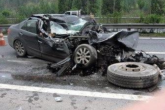 高速公路四大作死行为，这样开车的，可谓是九死一生