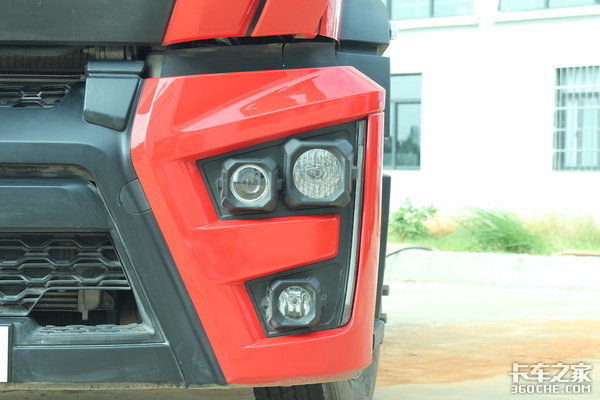 江铃威龙首批交车!路上看到别被迷倒!