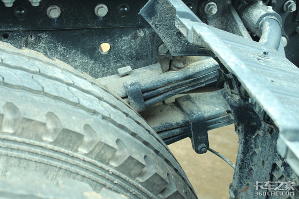 江铃威龙首批交车!路上看到别被迷倒!