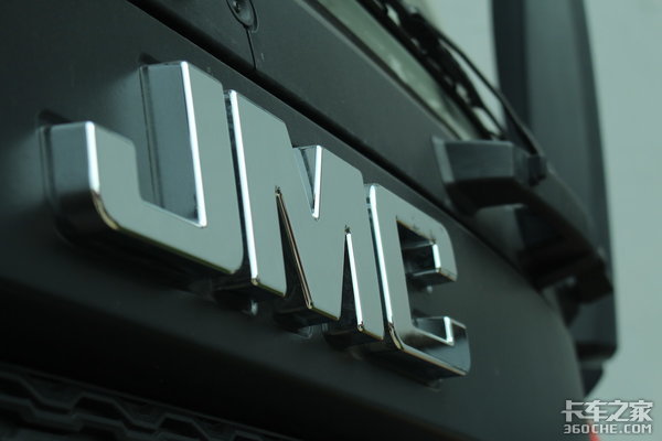 江铃威龙首批交车!路上看到别被迷倒!