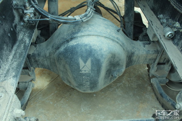 江铃威龙首批交车!路上看到别被迷倒!