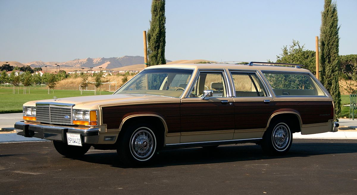 ▲1980年代以前，美国家庭想多拉人，主要靠这种全尺寸旅行轿车