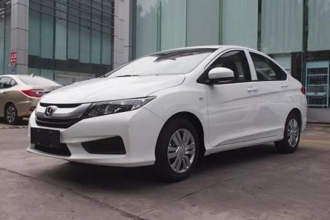 同学们看“黑板”，这四款低配车不能买