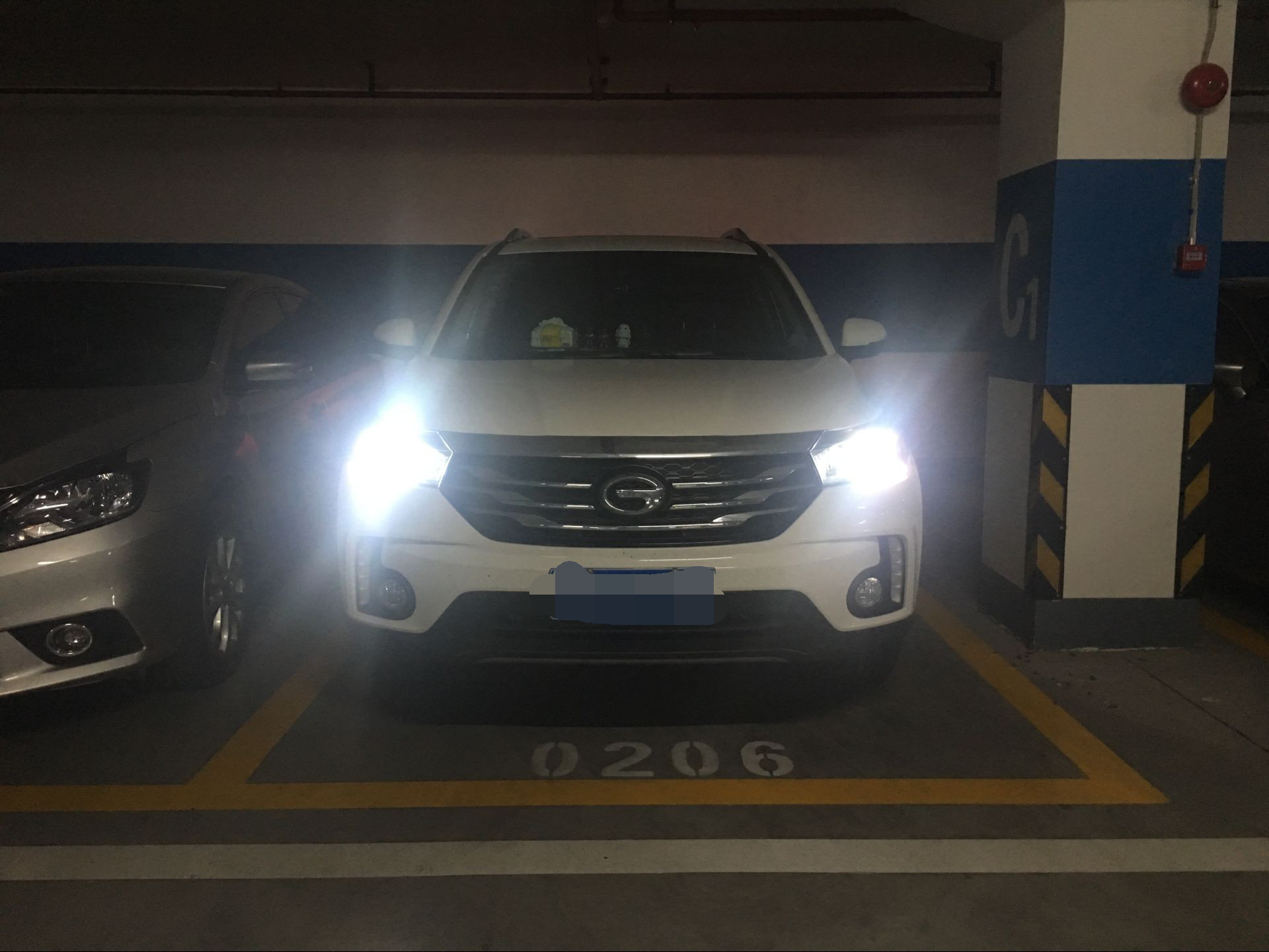 车灯改装:近光氙气灯远光led大灯组合最完美