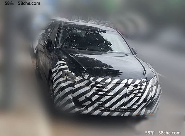 国产新款皇冠路试谍照 取消2.5L发动机