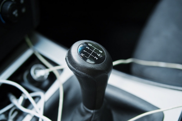 当年156马力的6速手波后驱买菜车：宝马320i MT