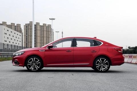 国产轿车也能对标合资品牌，不输思域的运动，性能更是出众！