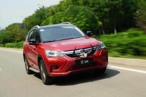 连续5个月蝉联全国销量冠军 比亚迪稳坐中国新能源汽车头把交椅