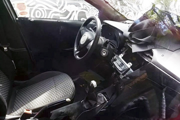 别克全新凯越内饰谍照曝光 家族式风格